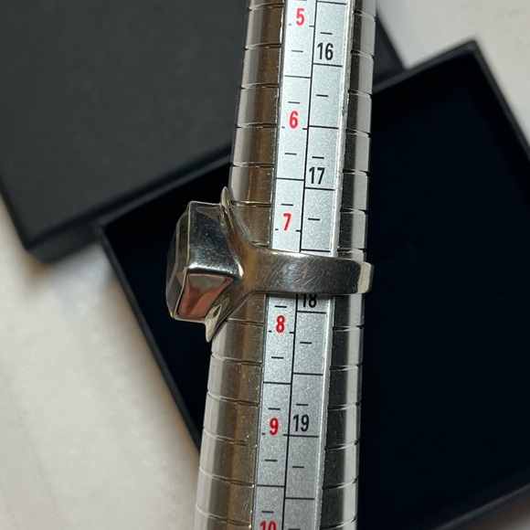 Sterling silver ring with light blue/green stone. Size 7.5 - Picture 7 of 7